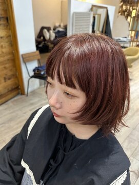 顔周りレイヤー/チェリーレッド/バーガンディ/バタフライカット