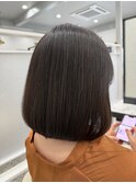 内巻きボブヘア