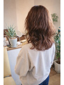ヘアーメイク ピグレット(HAIR MAKE PIGLET) ナチュラルミディアムヘアー