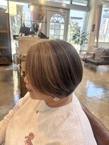 スアバイキキ(SuA by kiki.)&nbsp;ミディアムレイヤー/ハッシュカット/ワインレッド[千葉]