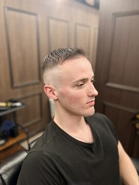 ヴィルバーバー(VIR BARBER) スキンフェード × クラシッククロップショート