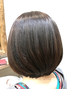 ハロ 蕨(HALO) ショートボブ