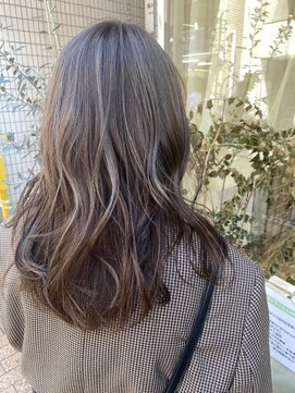 ネオリーブエム(Neolive em;) ハイライト×グレージュ