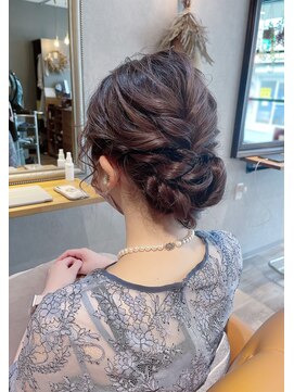 リアン(Lian) シニョンアレンジ