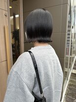 エム バイ ブローチェ(em by BROCHE)&nbsp;ぷつっとボブ【ボブ/切りっぱなし/艶髪】
