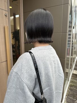 エム バイ ブローチェ(em by BROCHE) ぷつっとボブ【ボブ/切りっぱなし/艶髪】