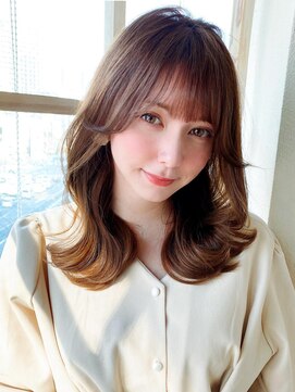 ラルユー 金山(LallYou) 透け感バングと大きめカールのミディアム