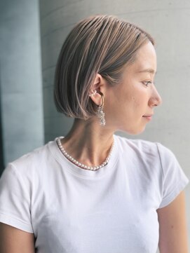 サーカス(circus) ボブ/ハイトーンボブ/ベージュ/耳かけボブ