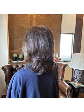 ボウベルズ ヘア アンド メイクアップ ドレッシング Bowbells hair&make up dressing ミディアムウルフレイヤー