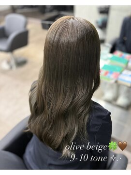 フォレストミラー(Forest Mirror) 透明感たっぷりオリーブベージュカラー / Forest Mirror 新宿