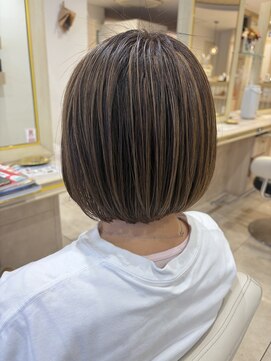 アッシュ 仙川店(Ash) ショートボブ40代50代60代脱白髪染め大人ハイライト白髪ぼかし