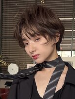 フイ(HUI)&nbsp;小顔透明感カラー愛されショートボブヘーゼルブラウン大人可愛い