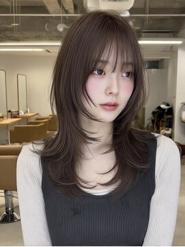 ケシキ 表参道 原宿(kesiki.) ミディアムレイヤー顔周りカットハッシュカットフレンチバング