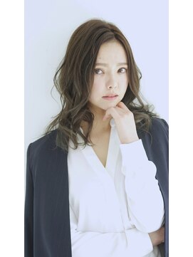 ウィクシー(wixy) 【wixy】暗めでも透明感。大人のこなれミディアム