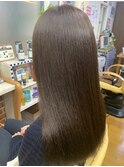 透明感あるグレージュカラー