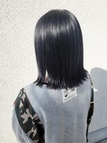 ゴットラトゥール(GOTTO LATOUR)&nbsp;ダークグレーカラー大人可愛いツヤ髪外ハネアッシュカラー