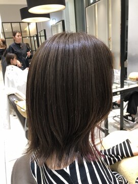 ネオリーブギンザ 銀座店(Neolive GINZA) レイヤー　くびれミディヘア　インナーカラー　銀座