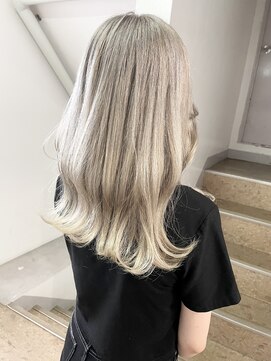 リルア 博多(LIRUA) ホワイトブランド