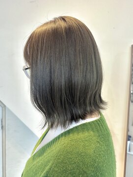 ハーツ(Heart's) 白髪ぼかしハイライト脱白髪染め/パツっとミディ/似合わせカット