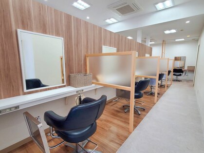 ヘアアンドビューティー クアトロ インターパーク店(QUATRO)の写真