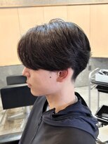 ヒュイル バイ ニアウ(Hwyl by Niau)&nbsp;メンズマッシュセンターパートスパイラルパーマニュアンスパーマ