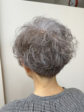 アグレアーブル 上地店 シルバーグレーカラー