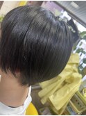 ショートボブ