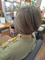 エリア 三条店(area)&nbsp;丸みショート！白髪スタイルにもフロスティングで陰影を！