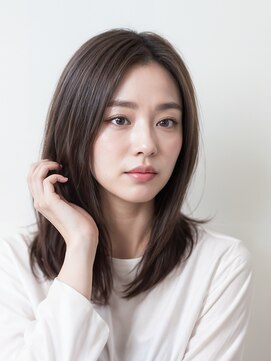 スケール(SCALE) 上品ベージュ×センターパートセミロング【髪質改善　梅田】