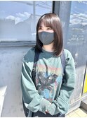 顔まわりレイヤー×ミディアムボブ