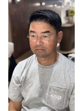 ウノプリールヴァモス(unopulir Vamos) 50代刈り上げショートサイドパート