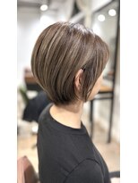 ロスコ(ROTHKO)&nbsp;【白髪ぼかしハイライト&大人丸みショート】