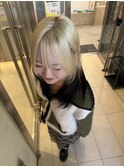 ロング　ケアブリーチ　ミルクティーベージュ　顔まわり　10代
