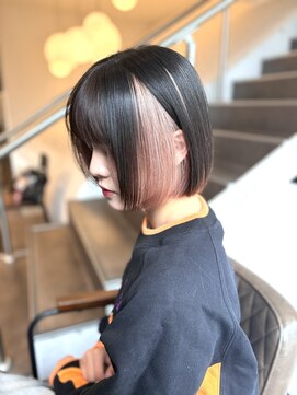アオ(ao.) インナーピンクボブカット