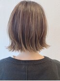 切りっぱなしボブ◎ベージュカラー