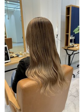 ベル バイ マグ 諏訪店(belle by Mag) ホワイトベージュグラデーション