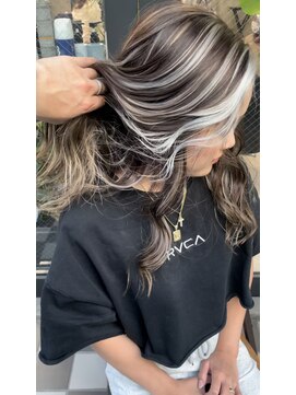 ルーフアクト(LUFE act) White ~highlight 艶のあるハイライト