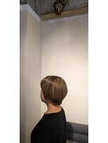 ビス(bis)&nbsp;ショートボブマッシュ　ハイライトカラー