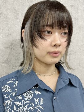 サクラ 岐阜(SAKURA) ぱっつん前髪フェイスレイヤー×インナーカラーホワイトグレー