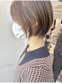 王道ナチュラル前下がりショートボブ長め耳かけ前髪あり