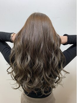 【大倉山駅徒歩2分】顔色を綺麗に見せてくれる透明感カラーならお任せ！あなただけのカラーを楽しんで♪