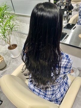 黒染め不使用　ブルーブラック　髪質改善