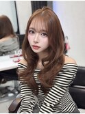 小顔ロングレイヤーカット顔周り春グレージュカラー透明感カラー