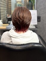 アール(R) レイヤーカットでのインナーカラー