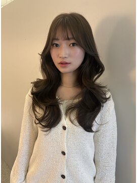 ロスタークラス(ROSTAR class) 大人グレージュとレイヤーカット