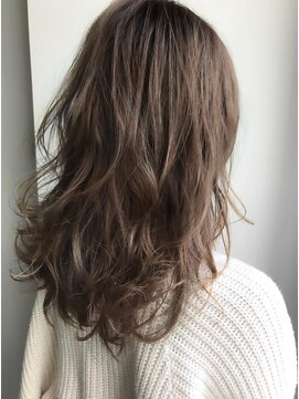 エル(LE) ヴェールウェーブブルージュ似アシメ合わせカットミディアム