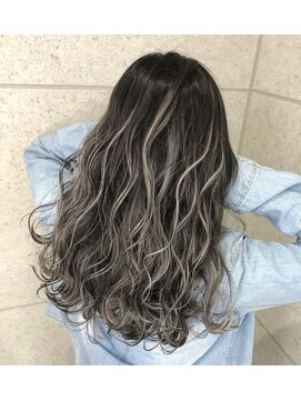 ファン(FUN.) ホワイトグラデーション【熊谷】