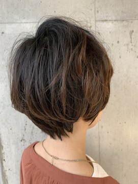 バロンフェム(baLon.fem) ナチュラルウェーブ×ショートスタイル