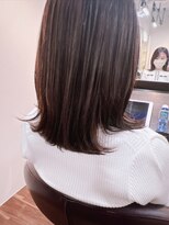 アルボーテルジェ(Art BeAute' ROUGET)&nbsp;ハイライトを入れた上品な外ハネミディ☆ 20代/30代/40代