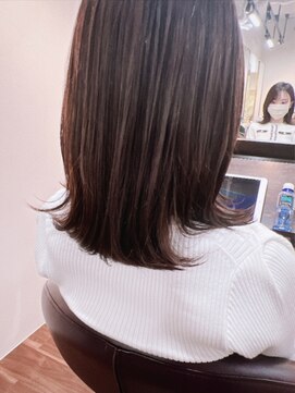 アルボーテルジェ(Art BeAute' ROUGET) ハイライトを入れた上品な外ハネミディ☆ 20代/30代/40代